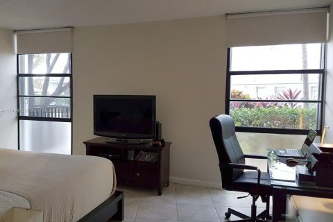 Condo in Aventura, Florida, 2 bedrooms  № 1490283 - photo 25