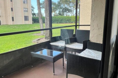 Condo in Pompano Beach, Florida, 1 bedroom  № 1224598 - photo 1
