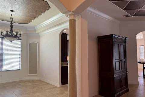 House in Winter Garden, Florida 5 bedrooms, 401.71 sq.m. № 1523447 - photo 14