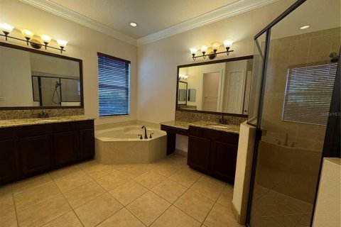 House in Winter Garden, Florida 5 bedrooms, 401.71 sq.m. № 1523447 - photo 25
