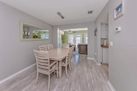 House in Venice, Florida 2 bedrooms, 141.95 sq.m. № 2142350 - photo 17