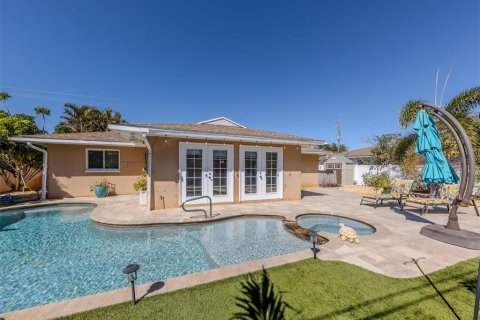 House in Venice, Florida 2 bedrooms, 141.95 sq.m. № 2142350 - photo 5