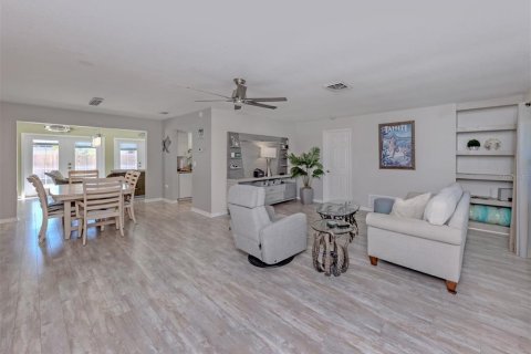 House in Venice, Florida 2 bedrooms, 141.95 sq.m. № 2142350 - photo 26