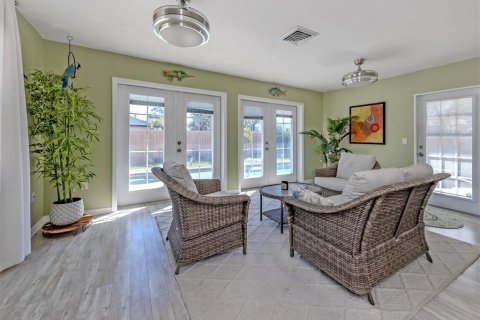 House in Venice, Florida 2 bedrooms, 141.95 sq.m. № 2142350 - photo 13