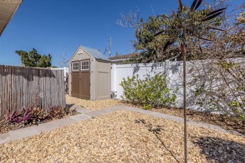 House in Venice, Florida 2 bedrooms, 141.95 sq.m. № 2142350 - photo 30