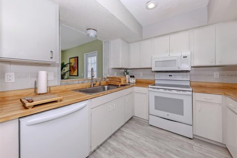 House in Venice, Florida 2 bedrooms, 141.95 sq.m. № 2142350 - photo 11