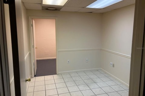 Propiedad comercial en alquiler en Ocala, Florida, 1638.89 m2 № 1670626 - foto 7