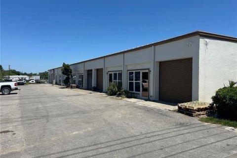 Propiedad comercial en alquiler en Ocala, Florida, 1638.89 m2 № 1670626 - foto 3