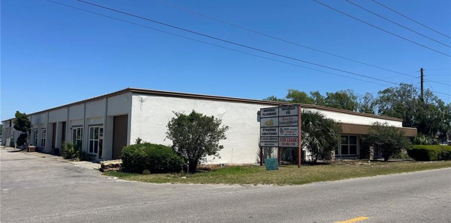 Propiedad comercial en Ocala, Florida 1638.89 m2 № 1670626