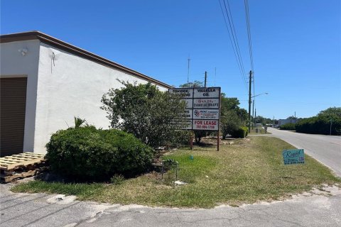 Propiedad comercial en alquiler en Ocala, Florida, 1638.89 m2 № 1670626 - foto 4