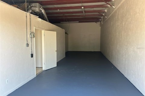 Propiedad comercial en alquiler en Ocala, Florida, 1638.89 m2 № 1670626 - foto 11