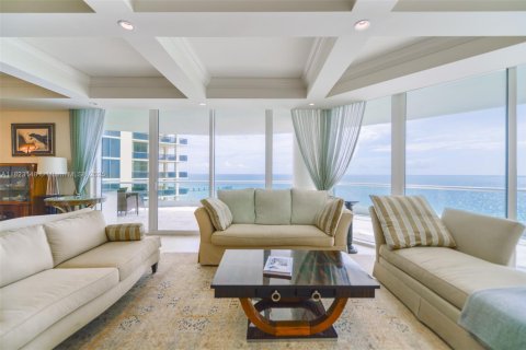 Condominio en venta en Sunny Isles Beach, Florida, 4 dormitorios, 346.99 m2 № 1787248 - foto 4