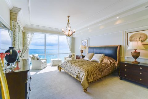 Condominio en venta en Sunny Isles Beach, Florida, 4 dormitorios, 346.99 m2 № 1787248 - foto 14