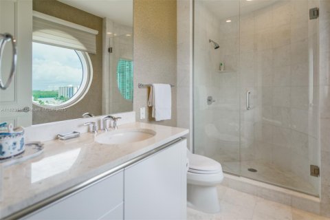 Condominio en venta en Sunny Isles Beach, Florida, 4 dormitorios, 346.99 m2 № 1787248 - foto 30