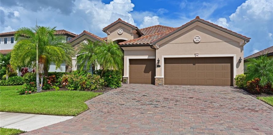 Villa ou maison à Bradenton, Floride 4 chambres, 207.26 m2 № 2401098