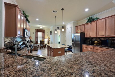 Villa ou maison à vendre à Bradenton, Floride: 4 chambres, 207.26 m2 № 2401098 - photo 5