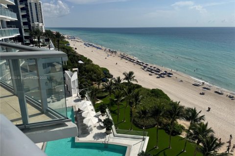Condo in Sunny Isles Beach, Florida, 1 bedroom  № 1842508 - photo 1