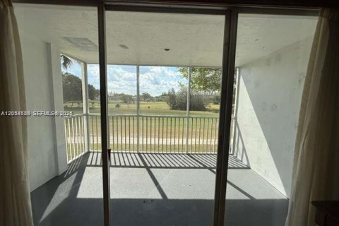 Copropriété à louer à Pompano Beach, Floride: 2 chambres, 102.19 m2 № 2168152 - photo 15