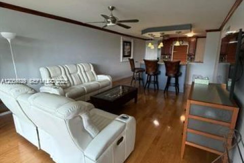 Copropriété à louer à Pompano Beach, Floride: 2 chambres, 102.19 m2 № 2168152 - photo 11