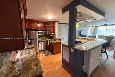 Condo à Pompano Beach, Floride, 2 chambres  № 2168152