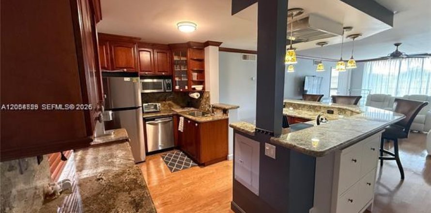 Condo à Pompano Beach, Floride, 2 chambres  № 2168152