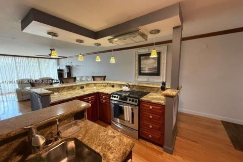 Copropriété à louer à Pompano Beach, Floride: 2 chambres, 102.19 m2 № 2168152 - photo 3