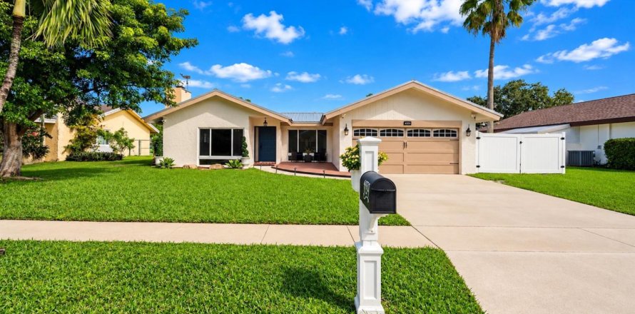 Villa ou maison à Coconut Creek, Floride 4 chambres, 196.3 m2 № 2431486