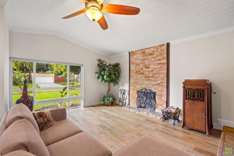 Villa ou maison à vendre à Coconut Creek, Floride: 4 chambres, 196.3 m2 № 2431486 - photo 8