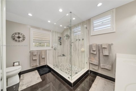 Touwnhouse à vendre à Miami, Floride: 2 chambres, 146.6 m2 № 1950777 - photo 9