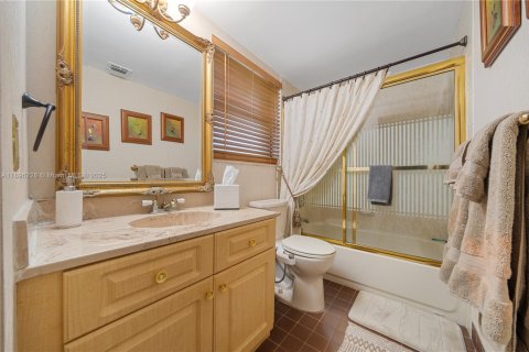 Touwnhouse à vendre à Miami, Floride: 2 chambres, 146.6 m2 № 1950777 - photo 21