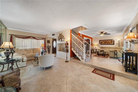 Touwnhouse à vendre à Miami, Floride: 2 chambres, 146.6 m2 № 1950777 - photo 16