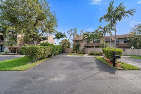 Touwnhouse à vendre à Miami, Floride: 2 chambres, 146.6 m2 № 1950777 - photo 30