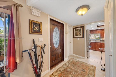 Touwnhouse à vendre à Miami, Floride: 2 chambres, 146.6 m2 № 1950777 - photo 14