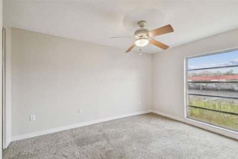 Condo in Dunedin, Florida, 2 bedrooms  № 1716896 - photo 19