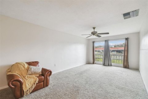 Condo in Dunedin, Florida, 2 bedrooms  № 1716896 - photo 4