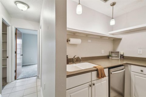 Condo in Dunedin, Florida, 2 bedrooms  № 1716896 - photo 17