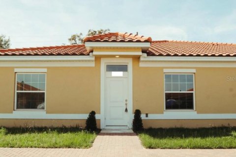 House in Kissimmee, Florida 2 bedrooms, 98.1 sq.m. № 2208859