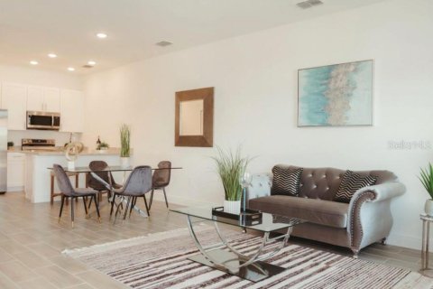 Villa ou maison à vendre à Kissimmee, Floride: 2 chambres, 98.1 m2 № 2208859 - photo 3