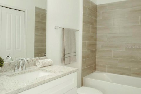 Villa ou maison à vendre à Kissimmee, Floride: 2 chambres, 98.1 m2 № 2208859 - photo 10
