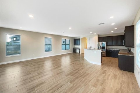 House in Kissimmee, Florida 5 bedrooms, 309.18 sq.m. № 1740383 - photo 4