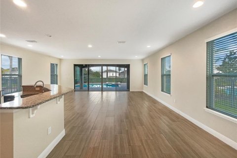 House in Kissimmee, Florida 5 bedrooms, 309.18 sq.m. № 1740383 - photo 16