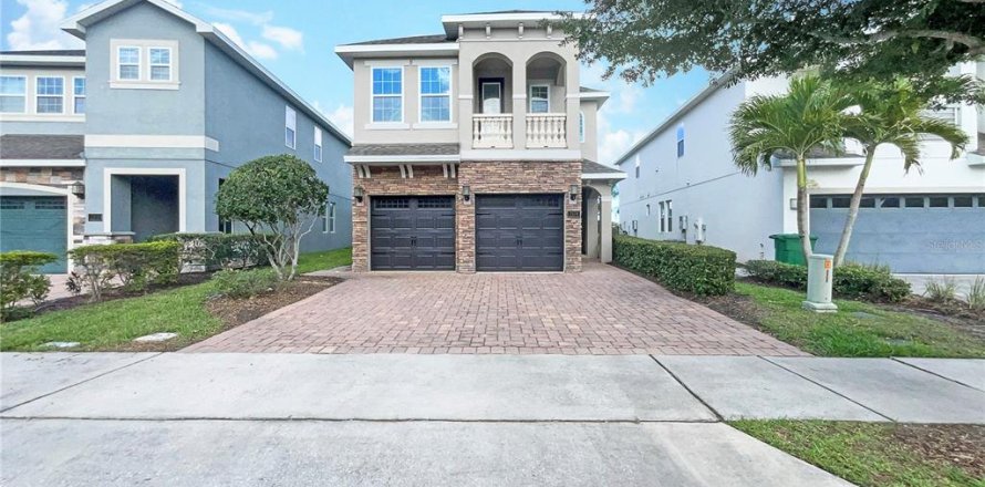 House in Kissimmee, Florida 5 bedrooms, 309.18 sq.m. № 1740383