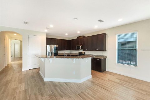 House in Kissimmee, Florida 5 bedrooms, 309.18 sq.m. № 1740383 - photo 19
