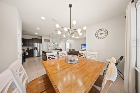 House in Kissimmee, Florida 5 bedrooms, 231.51 sq.m. № 2220603 - photo 16