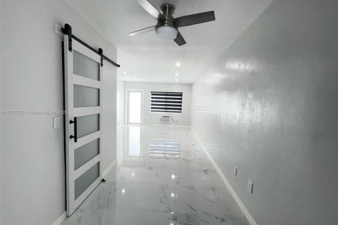 Copropriété à vendre à Miami Beach, Floride: 43.66 m2 № 1713741 - photo 12