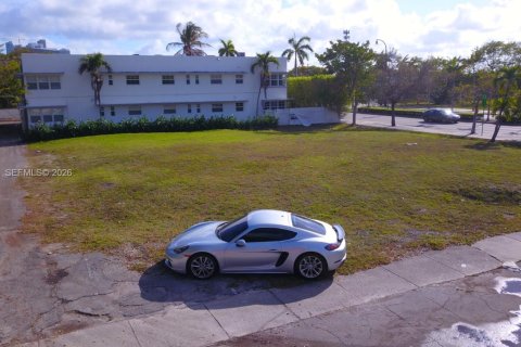 Terrain à vendre à Miami, Floride № 2049227 - photo 11