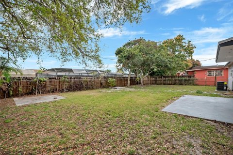 Villa ou maison à louer à Miami Gardens, Floride: 4 chambres, 130.43 m2 № 2001527 - photo 16
