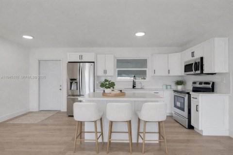 Villa ou maison à louer à Miami Gardens, Floride: 4 chambres, 130.43 m2 № 2001527 - photo 2