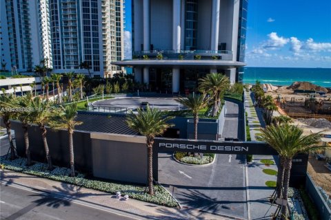 Condominio en venta en Miami Beach, Florida, 3 dormitorios, 290.78 m2 № 1992294 - foto 2