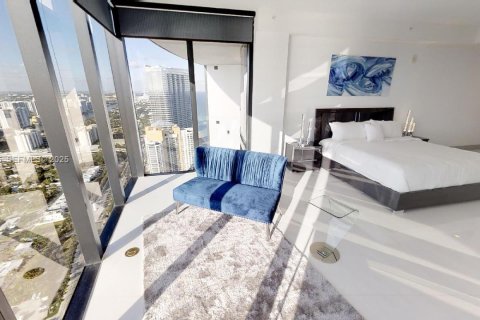 Condominio en venta en Miami Beach, Florida, 3 dormitorios, 290.78 m2 № 1992294 - foto 24